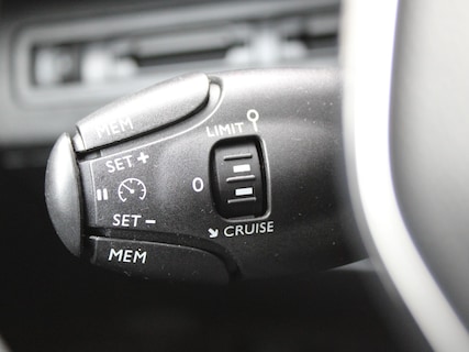 Peugeot-5008