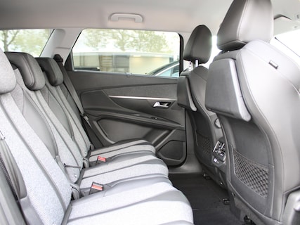 Peugeot-5008