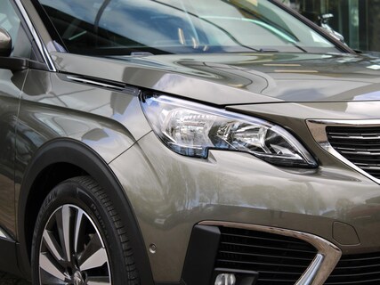 Peugeot-5008