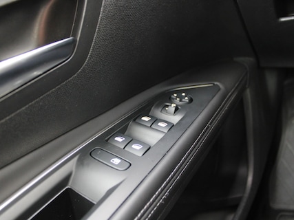 Peugeot-5008