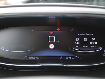 Peugeot-5008