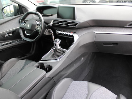 Peugeot-5008