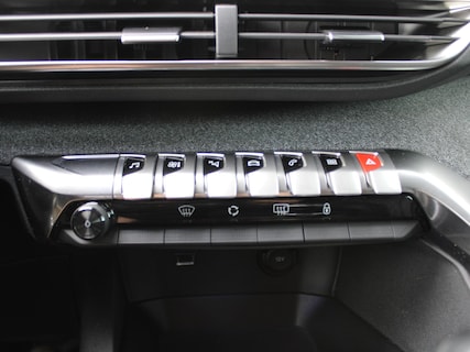 Peugeot-5008