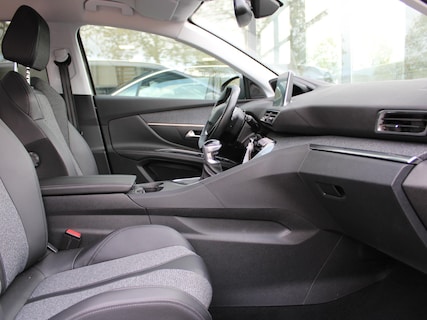 Peugeot-5008