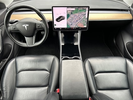 Tesla-Model 3