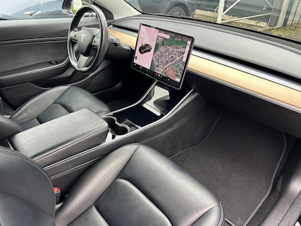 Tesla-Model 3