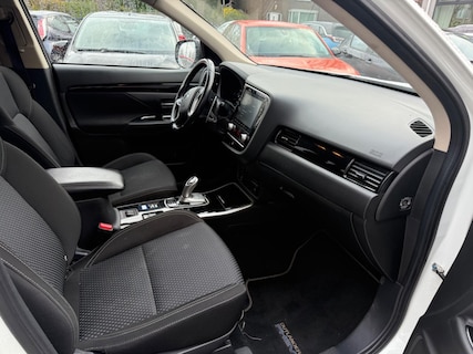 Mitsubishi-Outlander