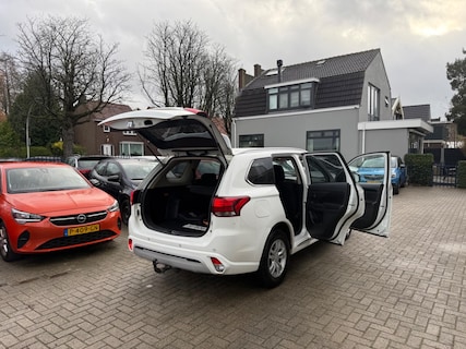 Mitsubishi-Outlander