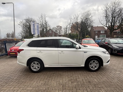 Mitsubishi-Outlander