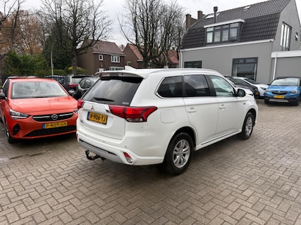 Mitsubishi-Outlander