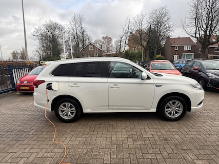 Mitsubishi-Outlander
