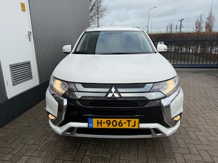 Mitsubishi-Outlander
