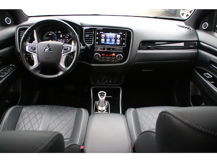 Mitsubishi-Outlander