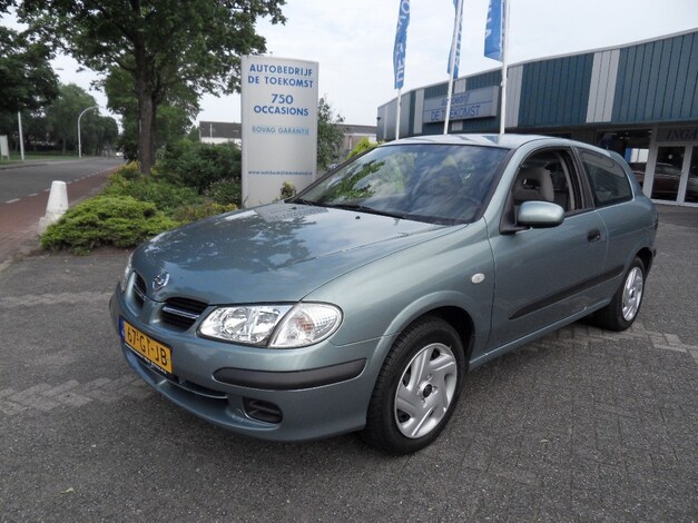 Nissan-Almera