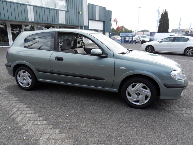 Nissan-Almera