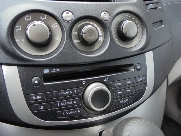 Mitsubishi-Grandis