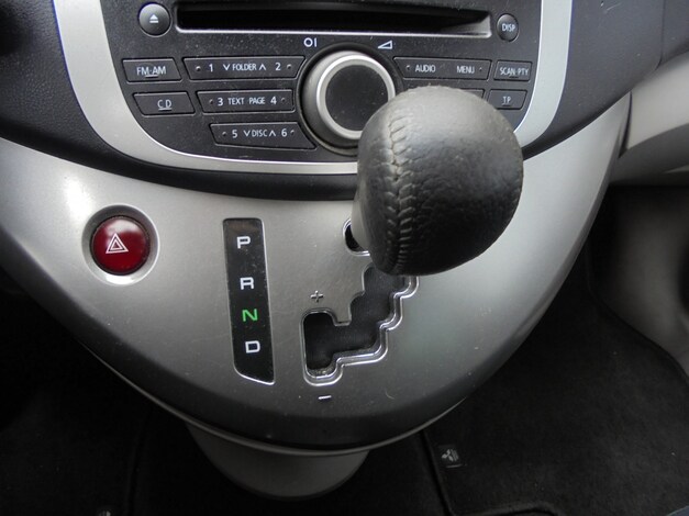 Mitsubishi-Grandis