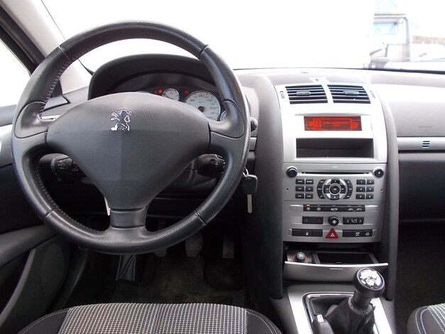 Peugeot-407