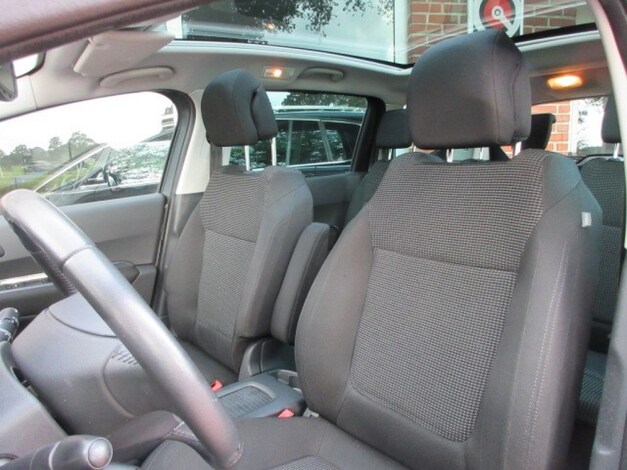 Peugeot-5008