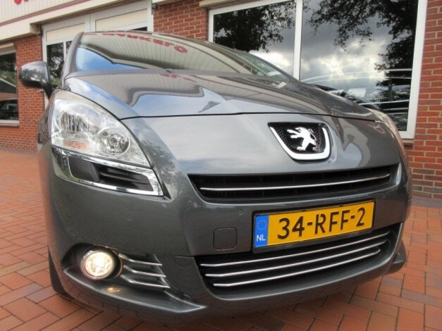 Peugeot-5008