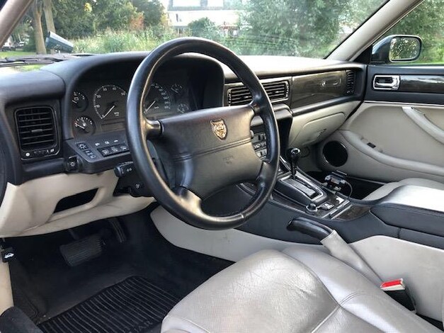 Jaguar-XJ