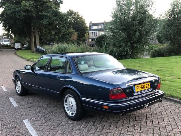 Jaguar-XJ