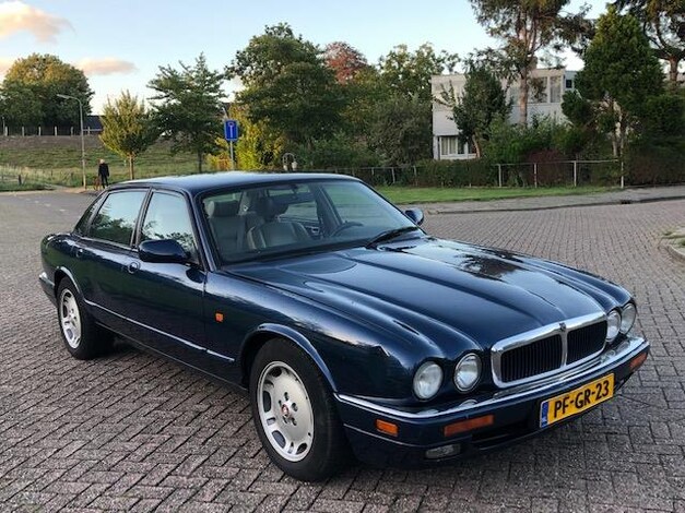 Jaguar-XJ