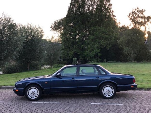 Jaguar-XJ