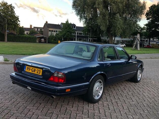 Jaguar-XJ