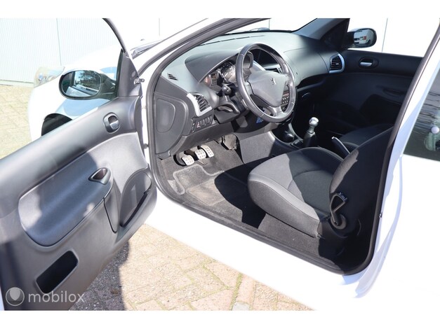 Peugeot-206
