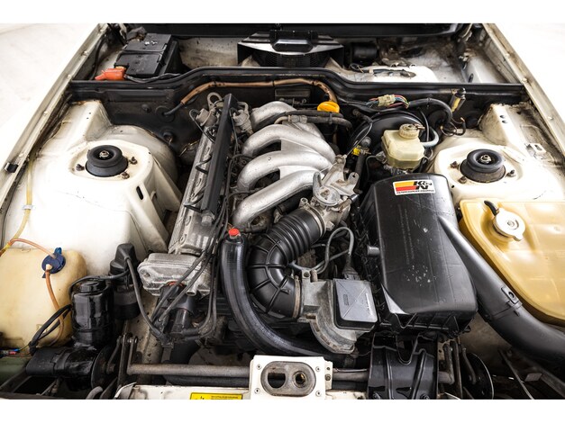 Porsche-944