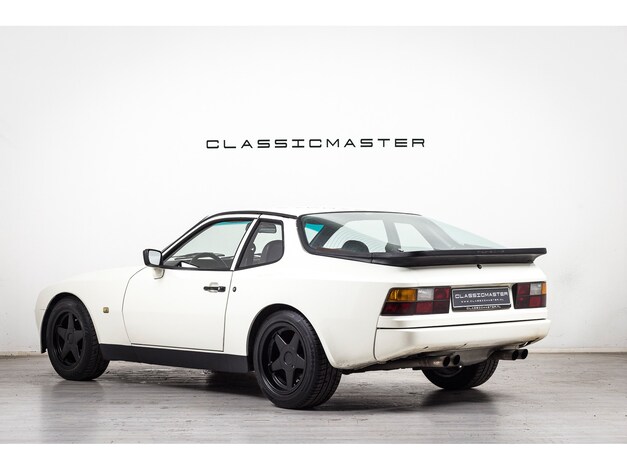 Porsche-944