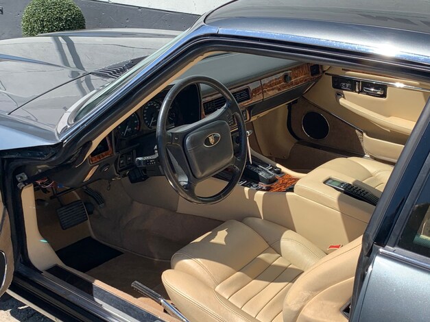 Jaguar-XJ-S