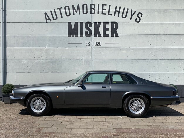 Jaguar-XJ-S