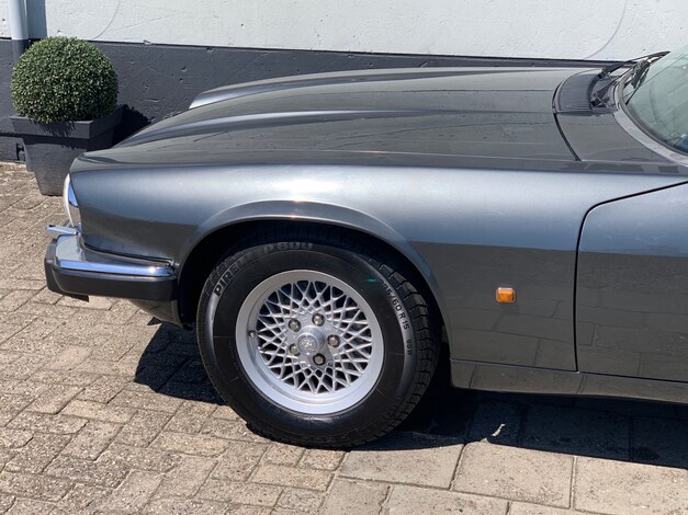 Jaguar-XJ-S