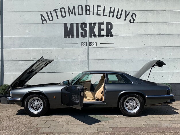 Jaguar-XJ-S