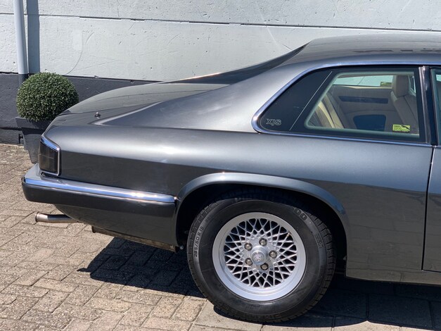 Jaguar-XJ-S