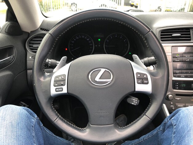 Lexus-IS