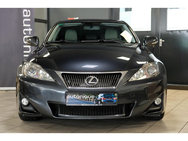 Lexus-IS