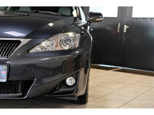Lexus-IS