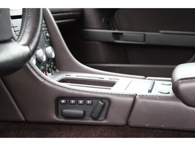 Aston Martin-V8 Vantage