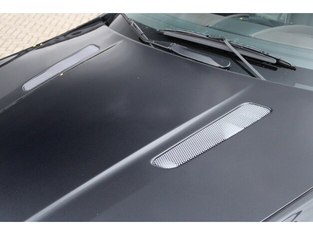 Aston Martin-V8 Vantage