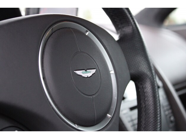 Aston Martin-V8 Vantage
