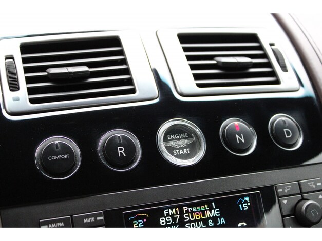 Aston Martin-V8 Vantage