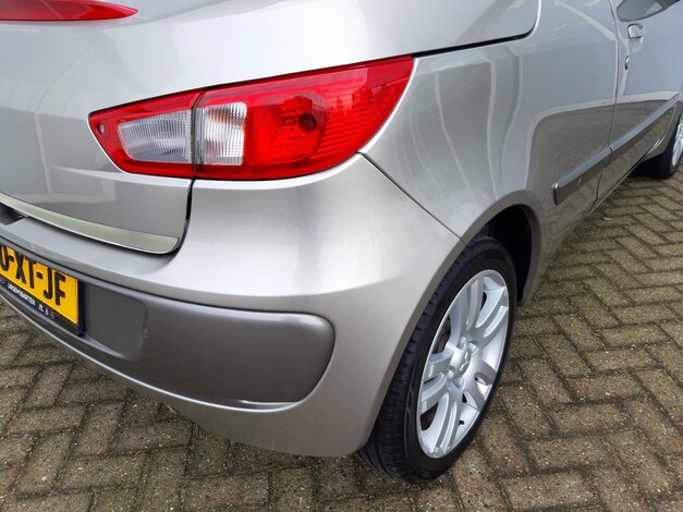 Mitsubishi-Colt