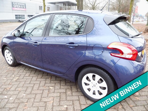 Peugeot-208