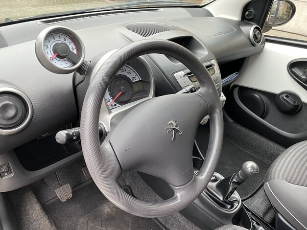 Peugeot-107