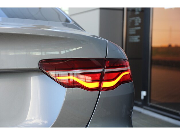 Jaguar-XE