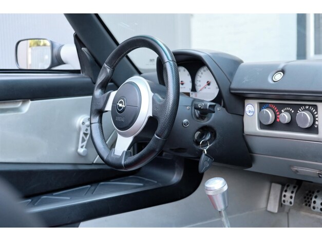 Opel-Speedster