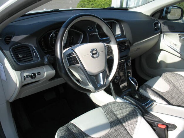 Volvo-V40